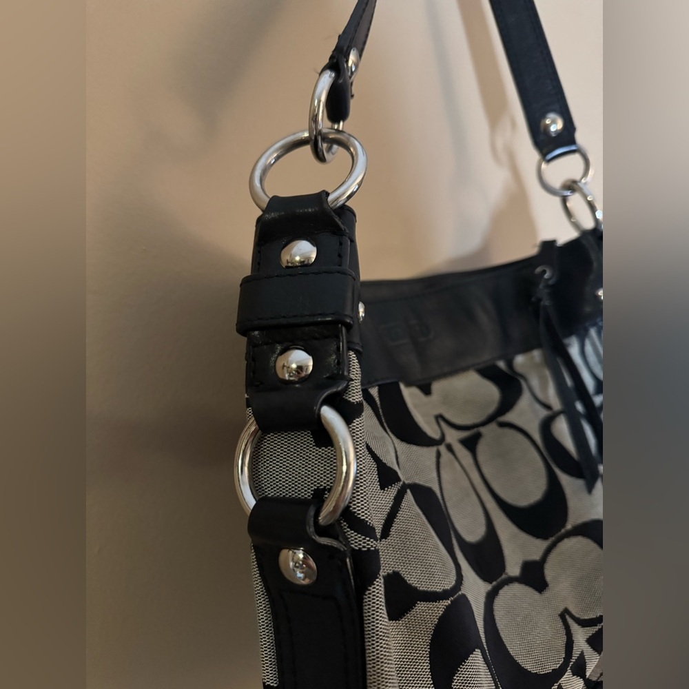 Coach Zoe hobo bag in a black and grey signature canvas OS - Picture 7 of 12